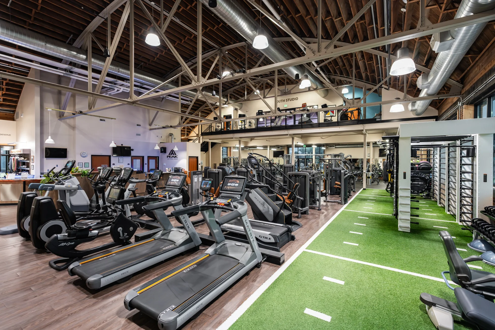 Fitness floor at Peak West Bank Landing